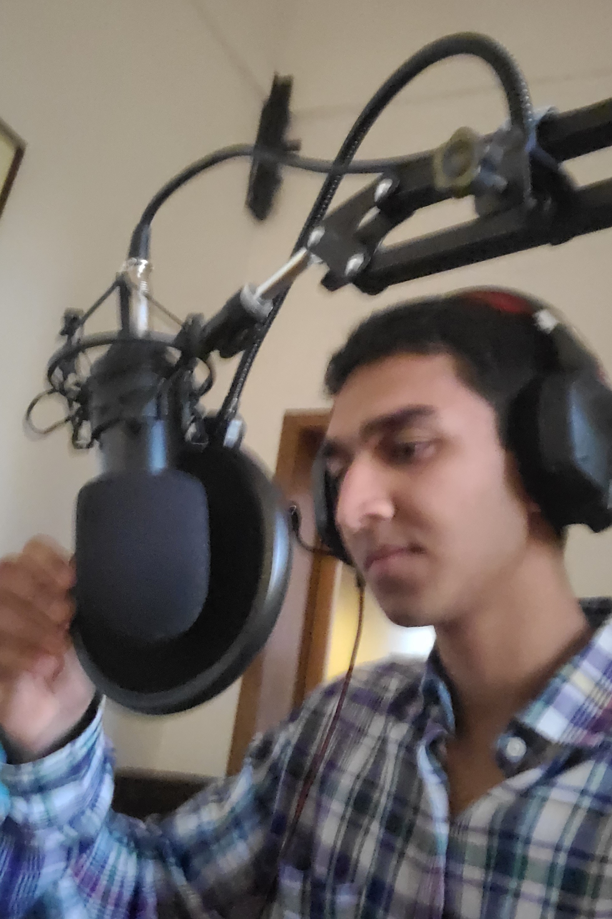 Mundi Mo as MC Arab